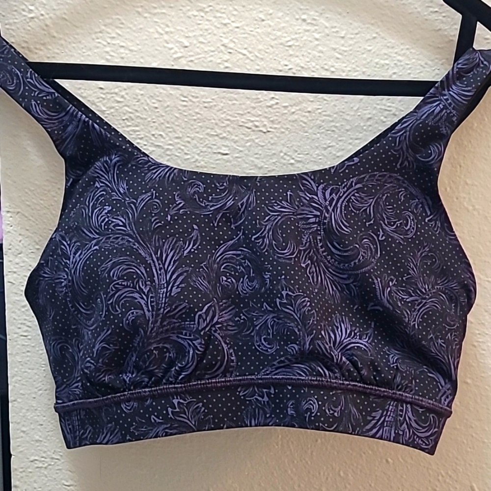 Lululemon sports bra